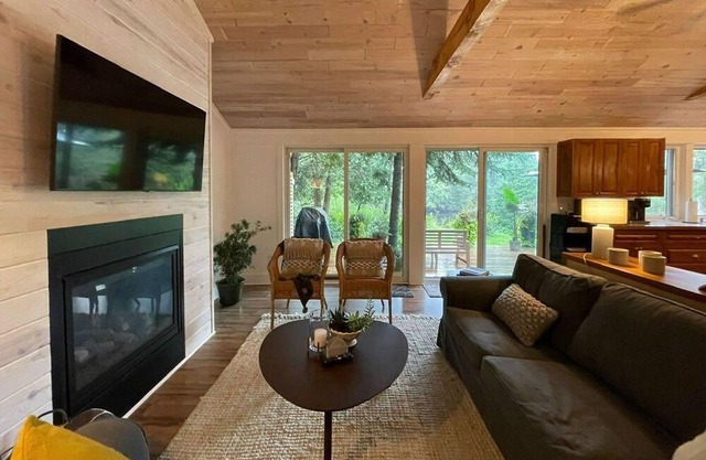 Minden Hills Riverfront Cottage