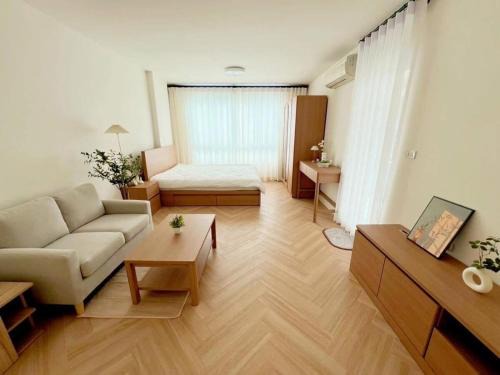 Minimal Condo At Ramkhamhaeng 64