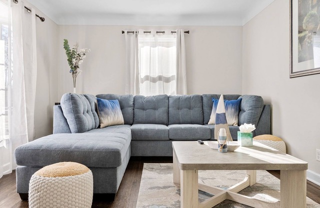 MINNeSTAY* St. Anthony Place | Family