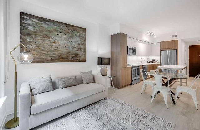 Mins from US Capitol | nr Capitol Hill 1DelBR w/Sundeck