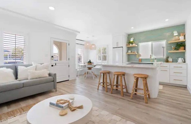 Minty Surf House Walkable Outdoor Patio Paradise