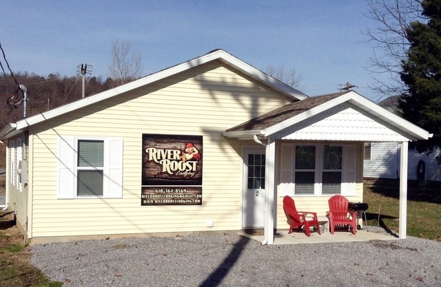 Minutes From Shawnee National Forest in Golconda, IL