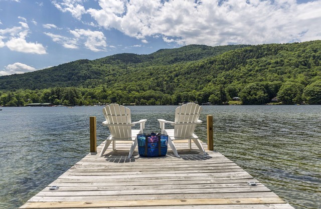 Minutes to skiing at Mt. Sunapee, enjoy mountain views over Lake Sunapee