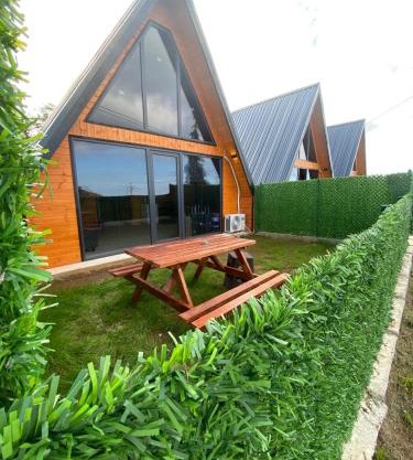 Mira Bungalov