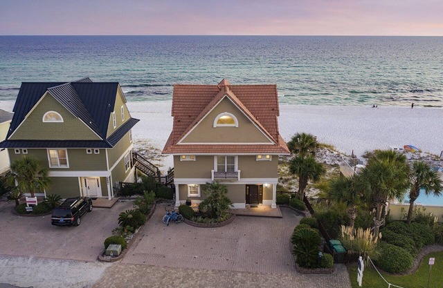 Miramar Beach 214 - Four Bedroom Villa, Sleeps 16