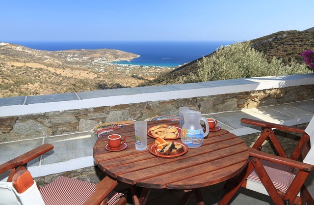 Mirsini Apartments in Sifnos