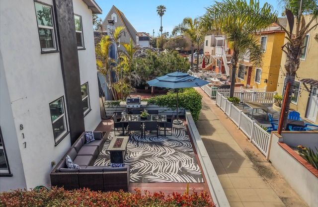 Mission Beach Retreat | Walk to Ocean & Bay | Private Patio w/BBQ & Fire Pit