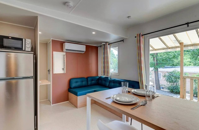 Mobil-home | Premium Azure | 3 Bedrooms | 6 sleeps | Raised terrace | A/C