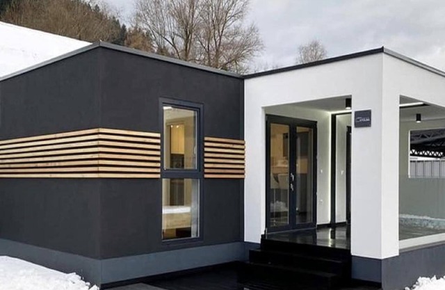 Mobile home in Drage with garden