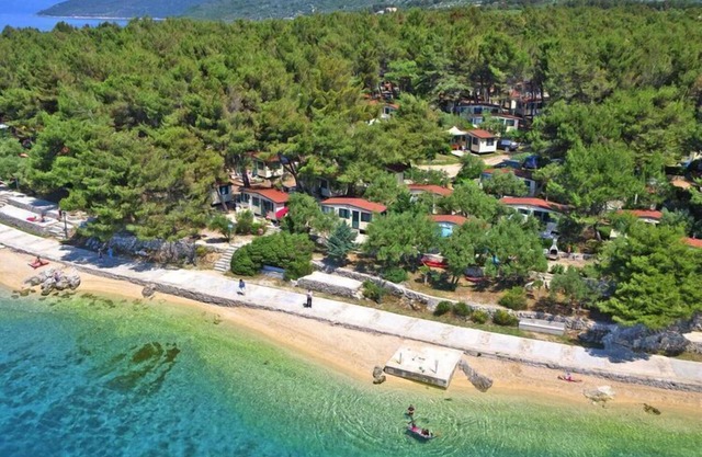 Mobile Homes in Camp Kovacine, Cres, with long pebble beach