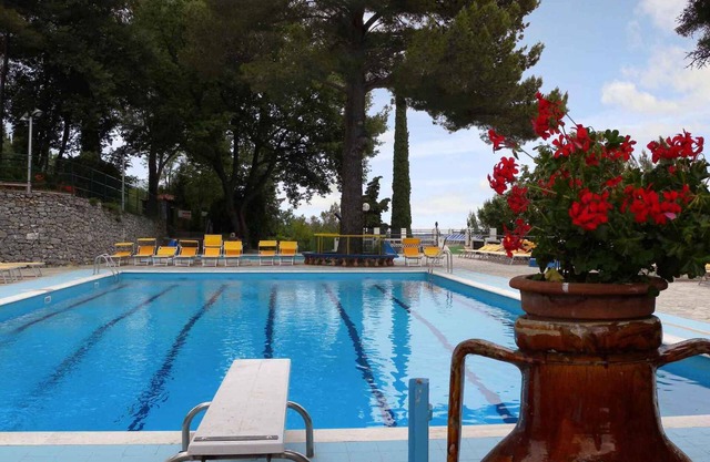 Mobilehome with terrace, pool and air conditioning