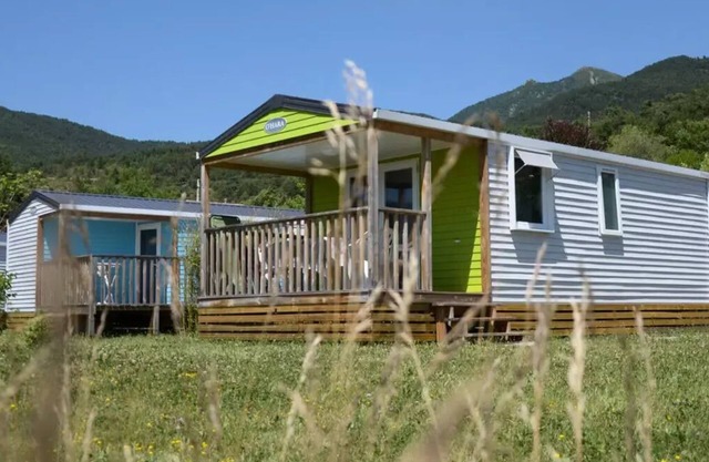 Mobilheim Komfort "Poppy's" 22m2 - 2 Schlafzimmer - überdachte Terrasse 4 Personen