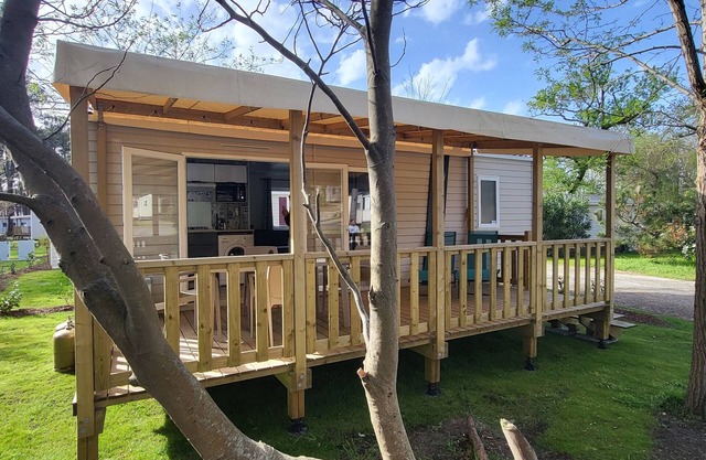 MobilHome 5 people in 4* camping 800 m from the ocean
