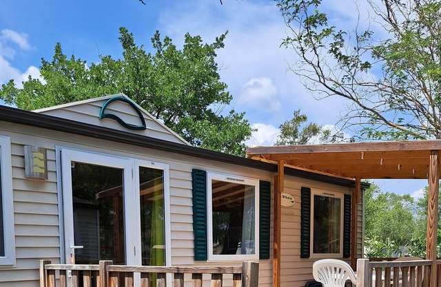 Mobilhome Dans Camping 4 en Provence