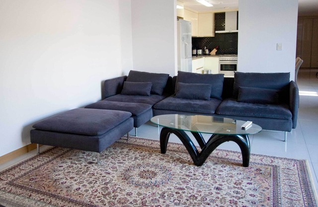 Mod Lux Spacious 3 bd with Great View and Parking