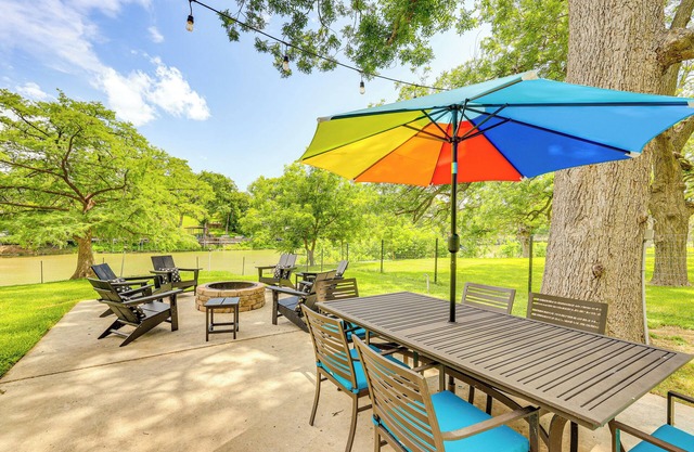 ‘Mod on the Guad’ Home w/Lake McQueeney Views!