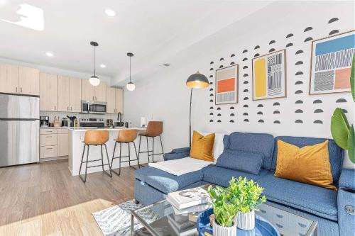 Modern 1BD Near DT & UMN Gym Street Parking