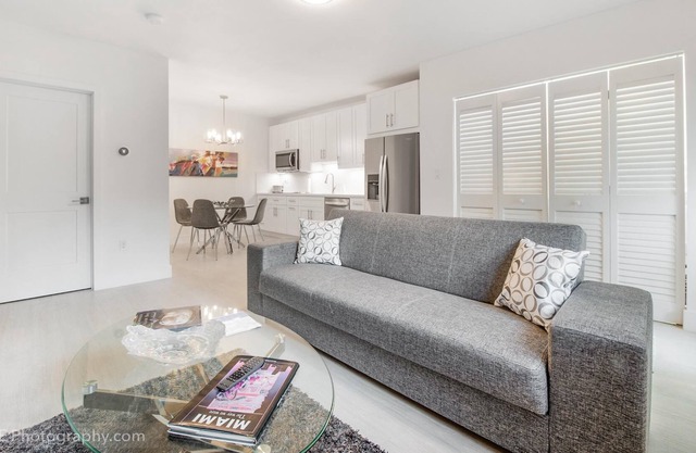 Modern 2 BDRM Unit with Parking in High Pines