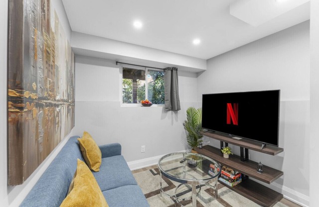 Modern 2-Bed, 2-Bath BSMT suite | Parking | Wi Fi