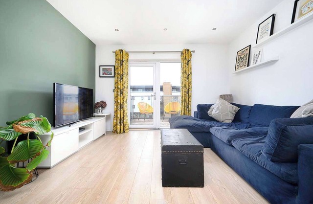 Modern 2-Bed Flat near Tottenham Stadium, London