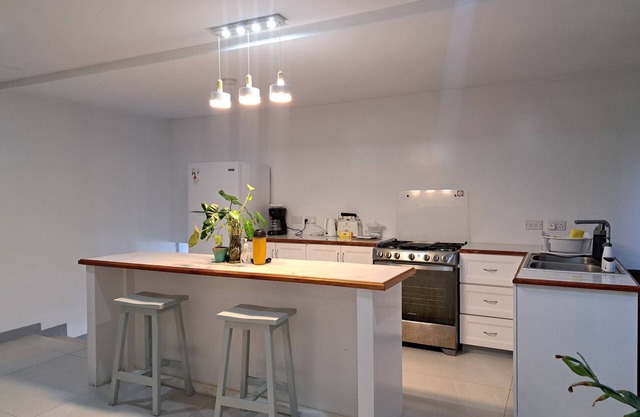 Modern 2-Bedroom Apartment Near Le Phare Bleu Marinann