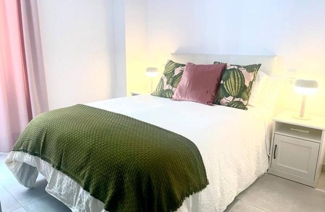 Modern 2-bedroom apartment with A/C, Wi-Fi, and equipped kitchen - Seville