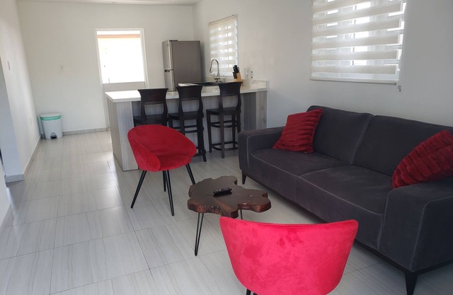 Modern 2-bedroom CG Apartment - Flamboyan