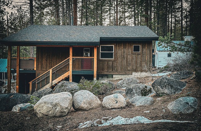 Modern 2-bedroom house in marvelous Donner Lake with WiFi