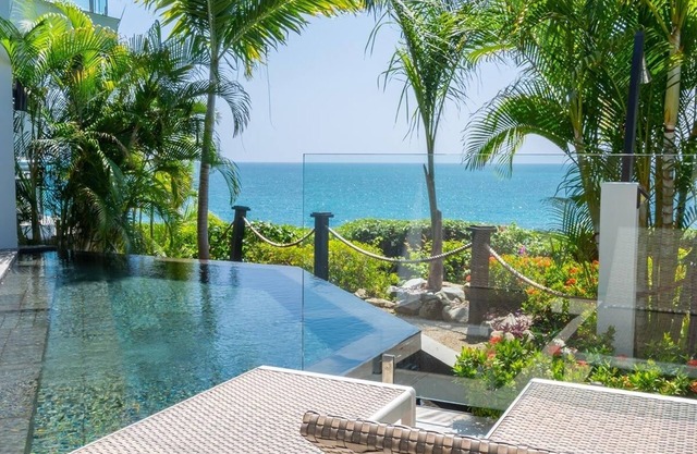 Modern 2 Bedroom Villa w/Kitchen Perfect for Unwinding & Stunning Sunset Gazing