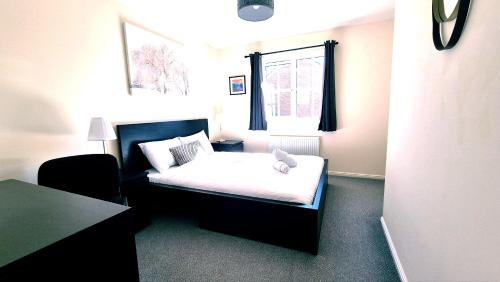 Modern 2Bed House, Free Parking, NR Parkway Station and UWE