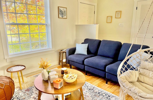 Modern 2BR Haven Near Hospital & Minutes to Shop