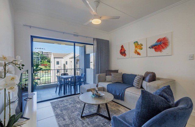 Modern 2BR in Ballito Village |Inverter | Sleeps 4