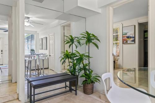 Modern 2BR Oasis Heated Pool Near Downtown