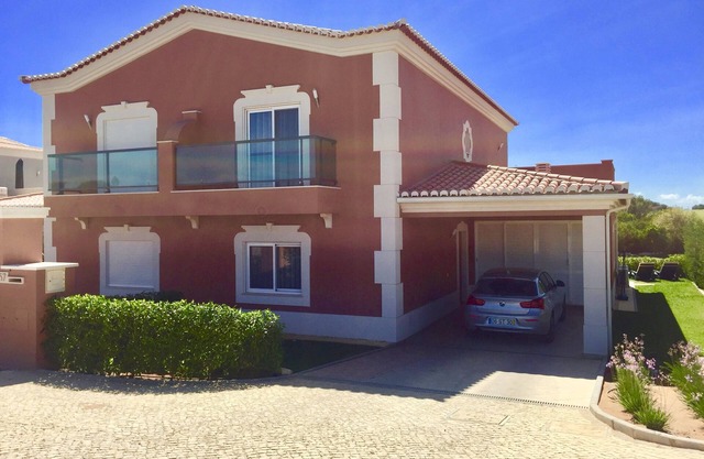 Modern 3 Bedroom Villa on Boavista Golf Resort, Lagos