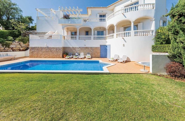 Modern 3 bed villa with private pool.