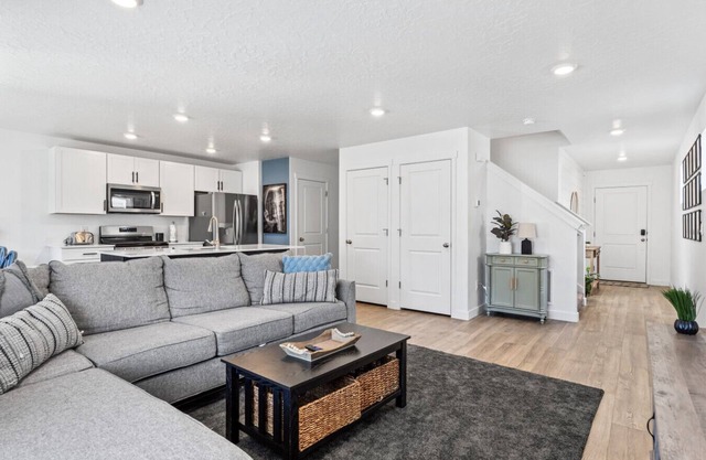 Modern 3BR Townhome in Lehi UT