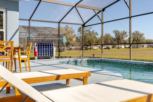Modern 3BR Villa with Heated Pool & BBQ 14mi to Disney