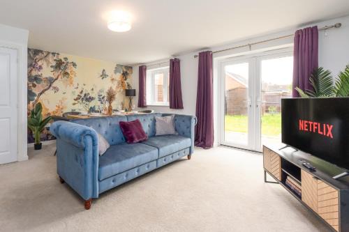 Modern 4 Bedroom House-Sleeps 7-Parking-Nr Hospital-Contractors Stay