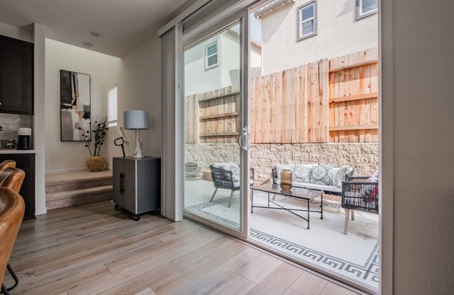 Modern 4BD/3BA Luxury Home