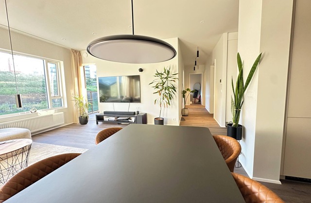 Modern and Cozy apartment in the city, next to Heiðmörk nature reserve.