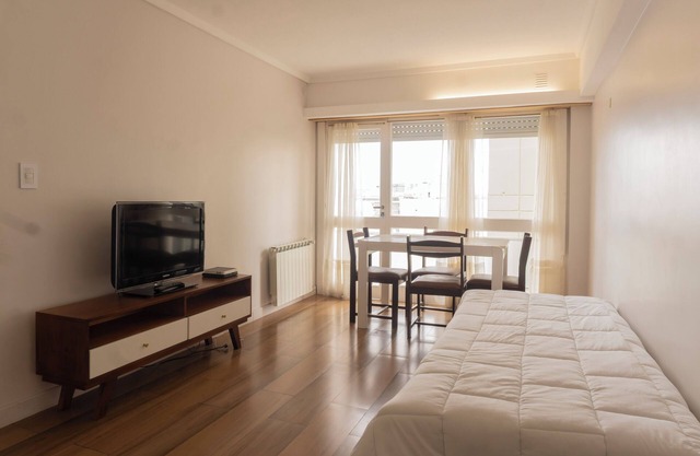 Modern and Spacious Apartment in a central location, Steps from the Sea