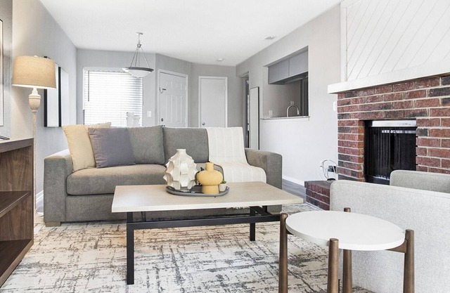 Modern Apartment in Prime Location (ID7412X03)