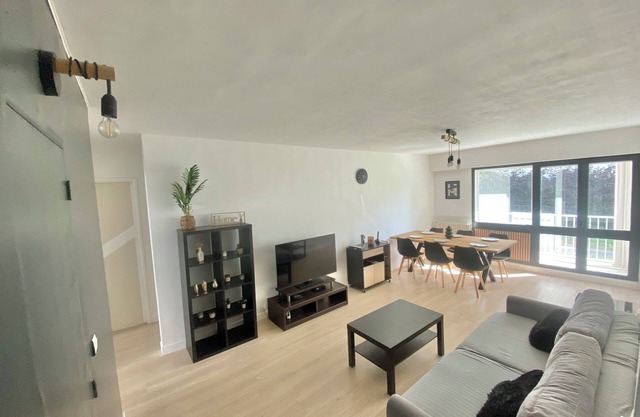 Modern apartment with 4 bedrooms 2 bathrooms