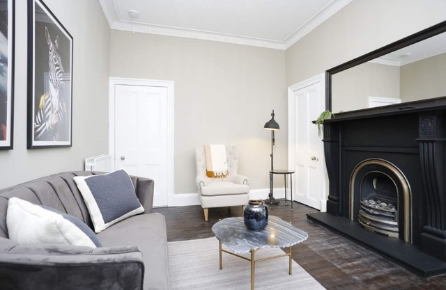 Modern Apartment in Stockbridge