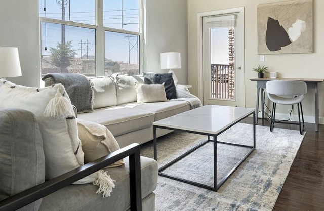 Modern Apartment in Prime Location (ID3512X6)