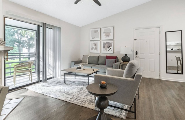 Modern Apartment in Prime Location (ID9403X23)