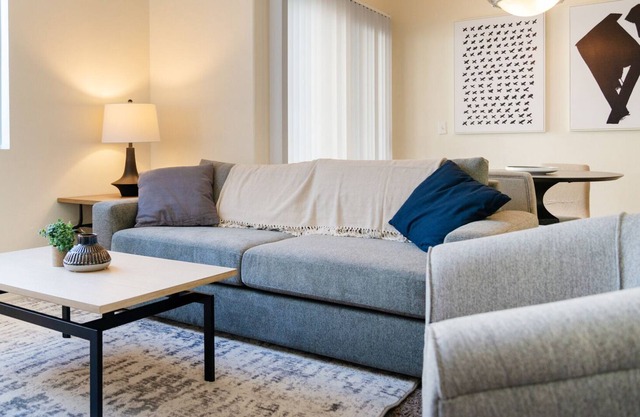 Modern Apartment in Prime Location (ID7401X51)