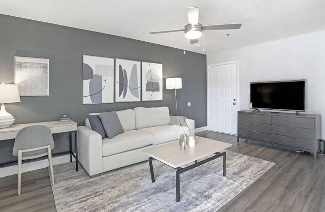 Modern Apartment in Prime Location (ID1175X390)