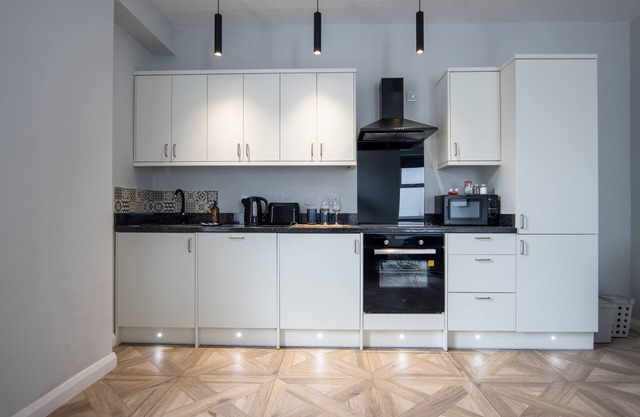 Modern Apartment -Off-Road Parking-Twin Room Flat3