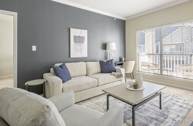 Modern Apartment in Prime Location (ID1212X386)